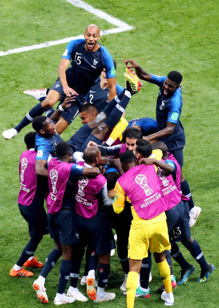 颇具风险的 颇具风险的