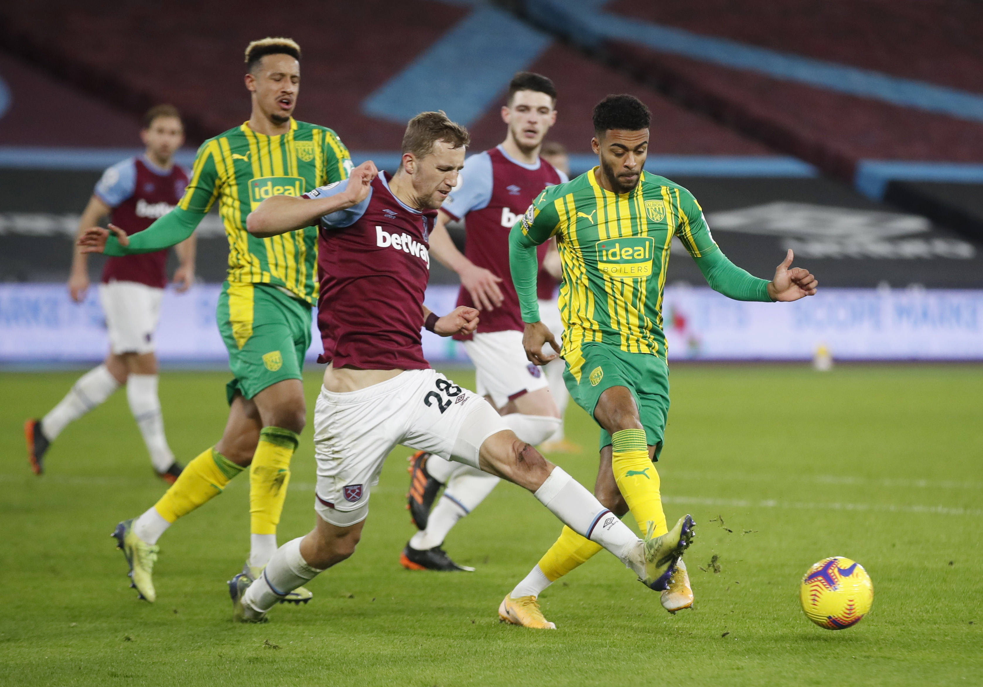 曼城的介入 曼城的介入